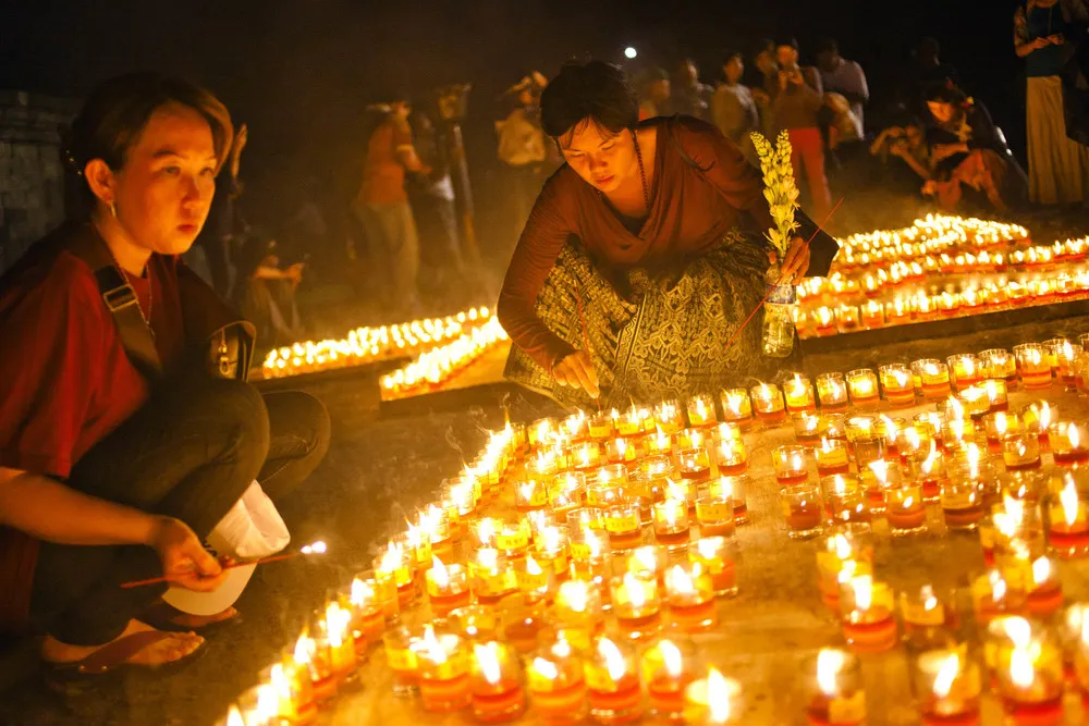 Indonesian Buddhists Celebrate the Vesak Holiday