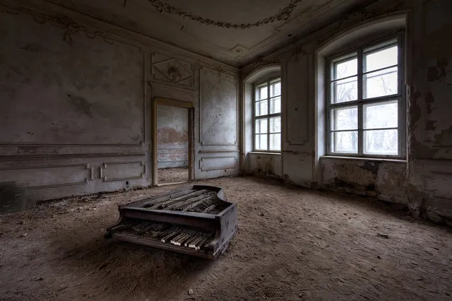 This piano was located in one of many rooms of a huge chateau in Poland. (Photo by Vincent Jansen)