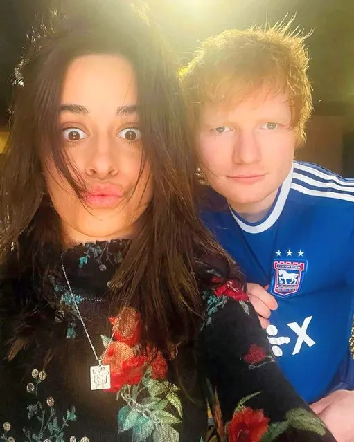 Cuban-American singer-songwriter Camila Cabello snaps a selfie with English singer-songwriter Ed Sheeran in the second decade of March 2022. (Photo by camila_cabello/Instagram)
