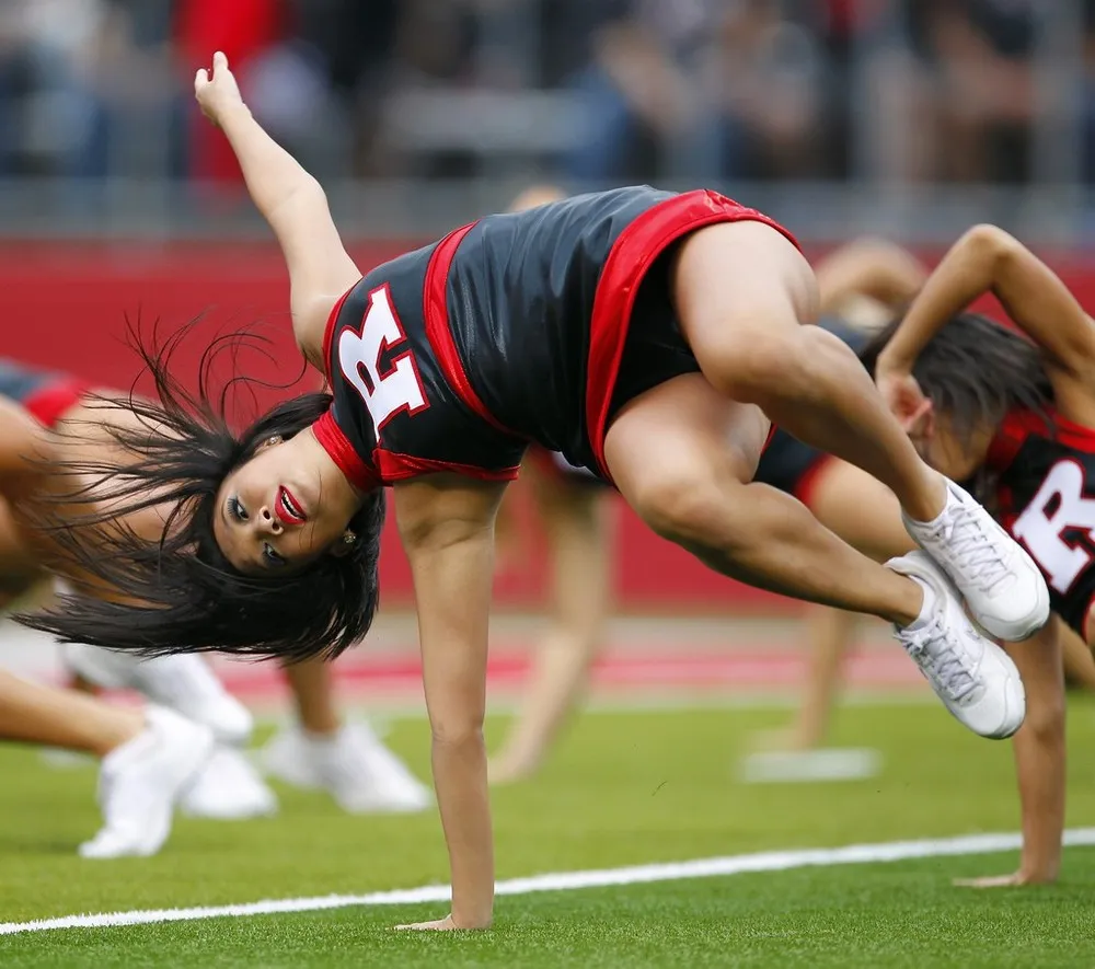 Pictures of Recent Events: Cheerleaders