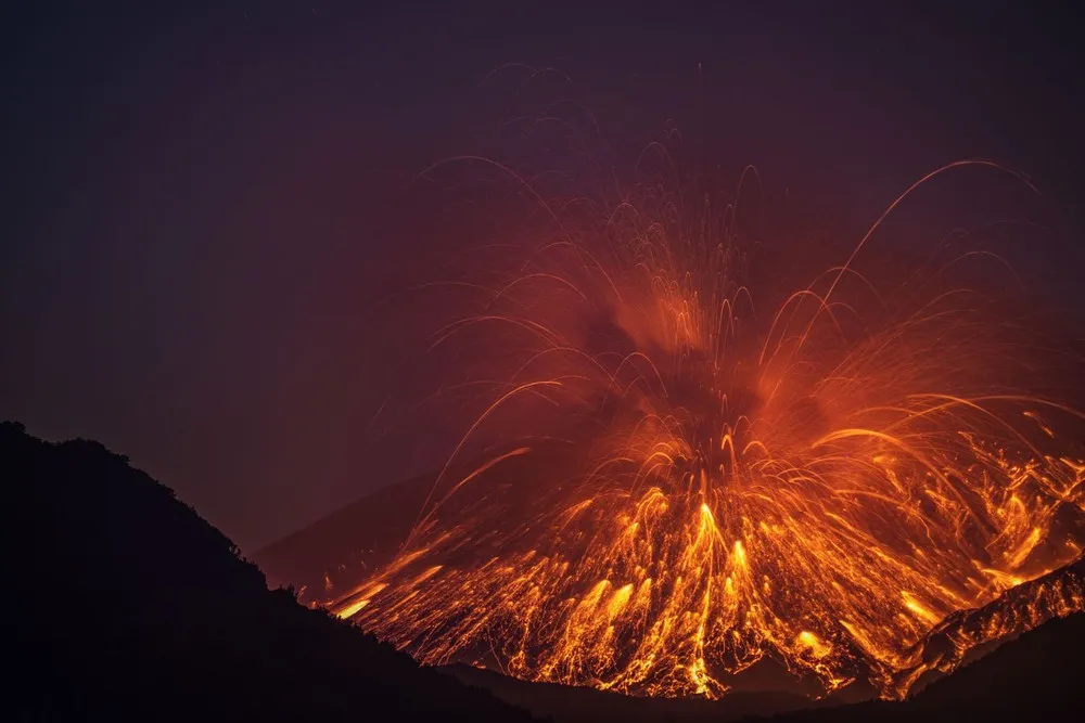 Stunning Photos of Volcanic Lightning