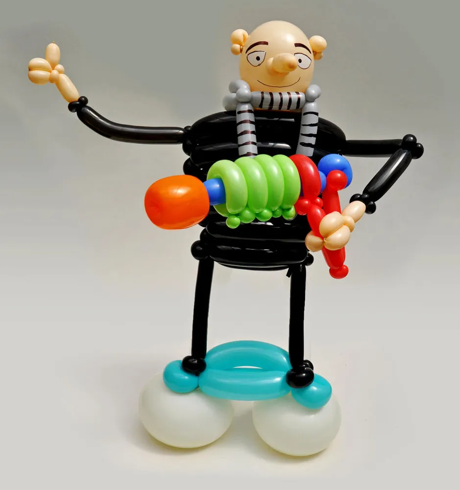 Incredible Balloon Art by Rob Driscoll