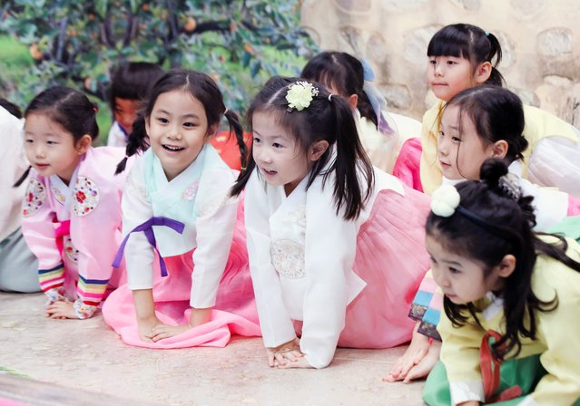 On the September 12th, 2024, two days before the Chuseok holiday, children at the Busanjin-gu Office Daycare Center in Busan Metropolitan City are learning how to bow while wearing hanbok. (Photo by Kim Dong-hwan)