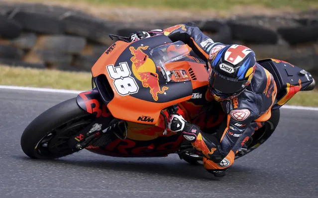Britain's MotoGP rider Bradley Smith steers his KTM during the qualifying session for the Australian Motorcycle Grand Prix at Phillip Island near Melbourne, Australia, Saturday, October 21, 2017. (Photo by Andy Brownbill/AP Photo)