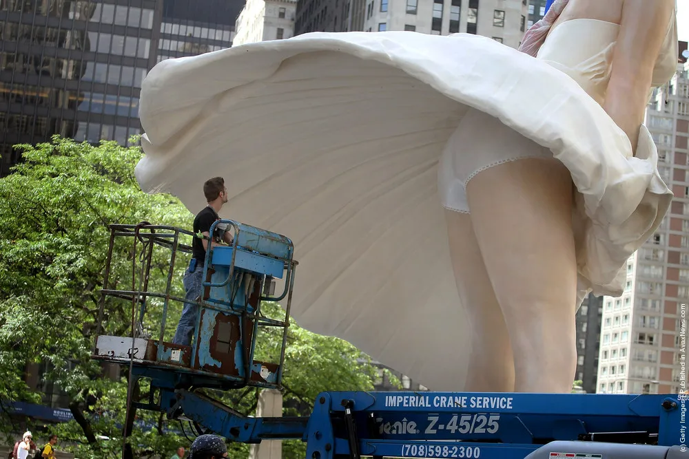 Massive Marilyn Monroe Sculpture To Tower Over Chicago's Michigan Ave