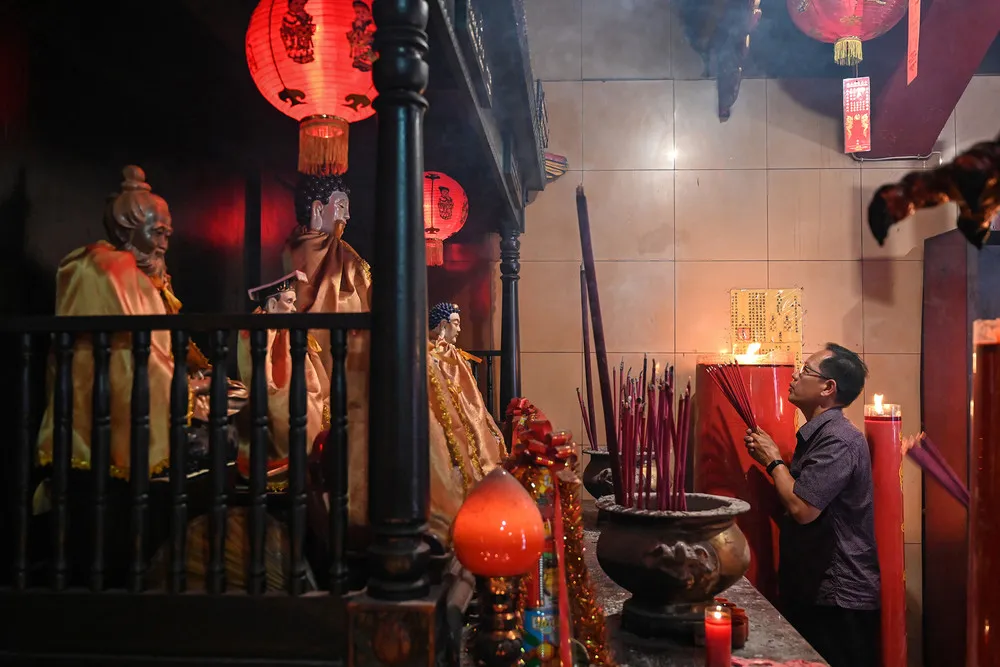 A Look at Life in Indonesia, Part 2/2