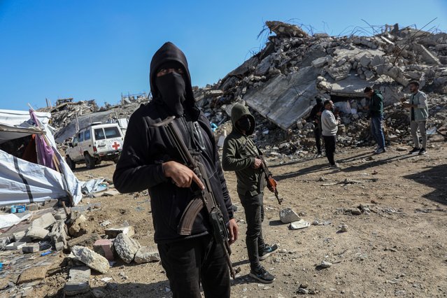 The Izz ad-Din al-Qassam Brigades, the International Committee of the Red Cross, and an Egyptian delegation are conducting search efforts to recover the bodies of Israeli prisoners near the designated “yellow zone” established under the terms of the ceasefire agreement between Israel and Hamas and the prisoner exchange agreement in Jabalia, northern Gaza Strip on December 1, 2025. (Photo by APAImages/Rex Features/Shutterstock)