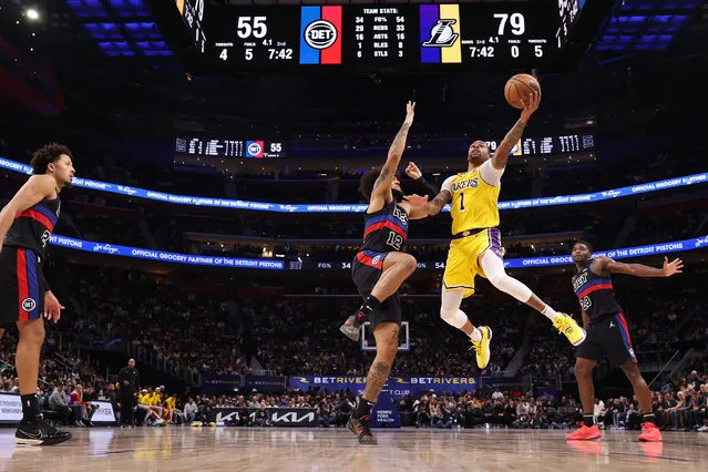 D'Angelo Russell #1 of the Los Angeles Lakers drives to the basket against Isaiah Livers #12 of the Detroit Pistons during the second half at Little Caesars Arena on November 29, 2023 in Detroit, Michigan. The Los Angeles Lakers won the game 133-107. (Photo by Gregory Shamus/Getty Images)