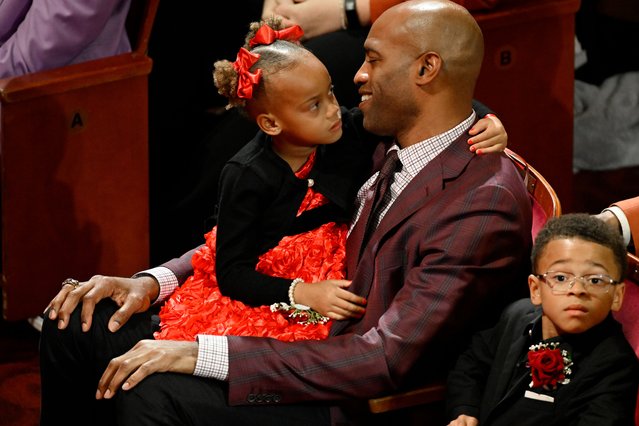 Vince Carter sits with his children prior to his enshrinement in the Basketball Hall of Fame, Sunday October 13, 2024, in Springfield, Mass. (Photo by Jessica Hill/AP Photo)