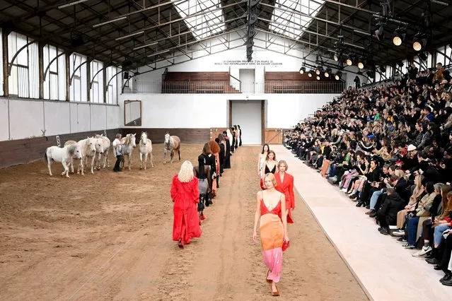 Models walk the runway during the Stella McCartney Womenswear Fall Winter 2023-2024 show as part of Paris Fashion Week on March 06, 2023 in Paris, France. (Photo by Stephane Cardinale – Corbis/Corbis via Getty Images)