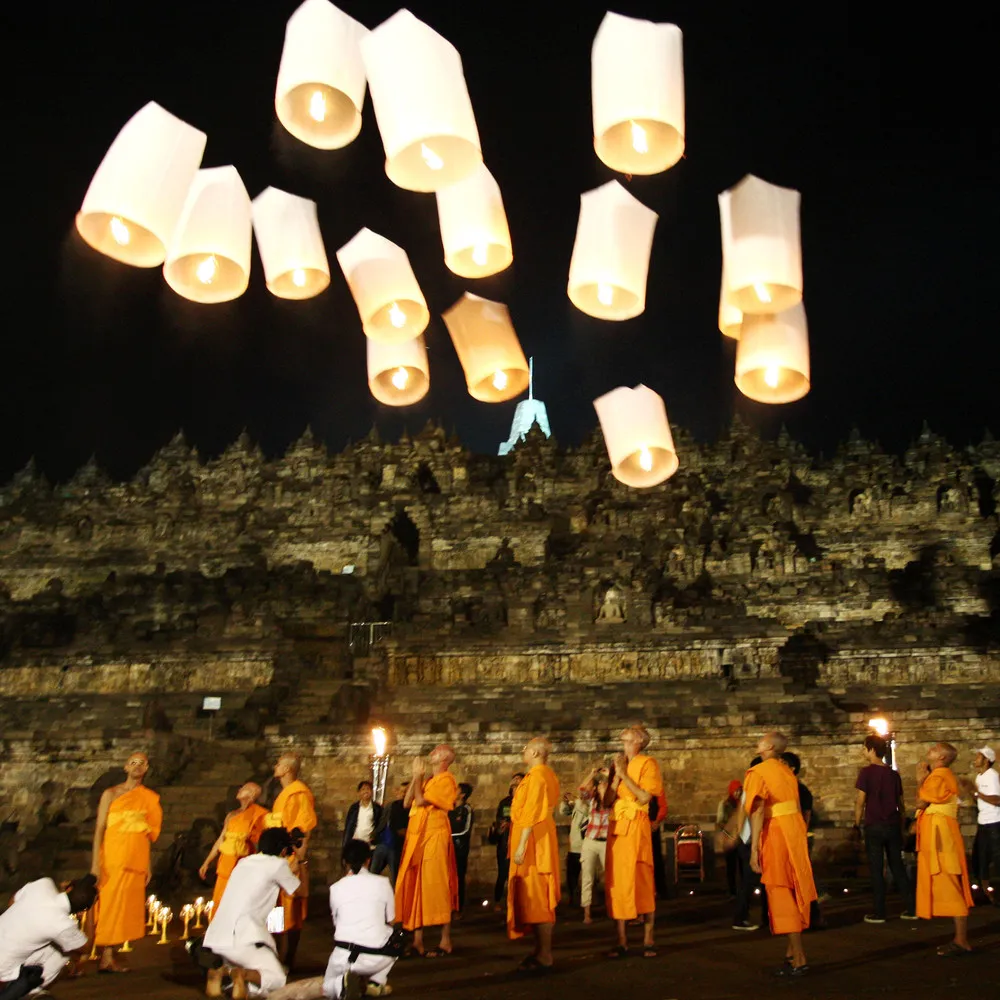 Indonesian Buddhists Celebrate the Vesak Holiday
