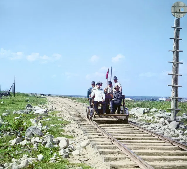 Photos by Sergey Prokudin-Gorsky. On the handcar outside Petrozavodsk on the Murmansk railway (Sergei Prokudin-Gorskii, an official and four railway workers (three Austrian prisoners) riding on a railroad handcar). Russia, Olonets province, Petrozavodsk uyezd (district), Petrozavodsk city, 1916