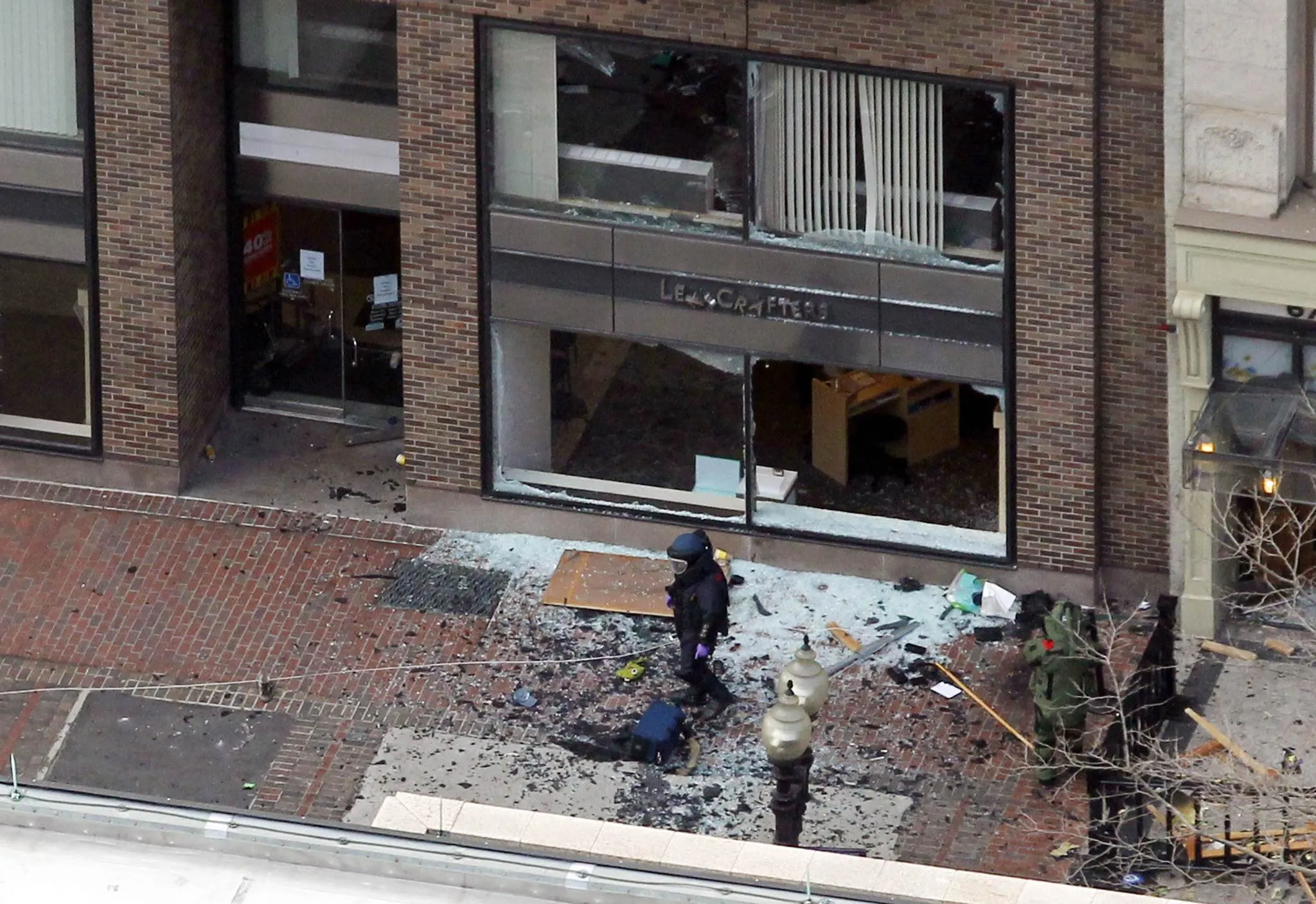 Теракт от первого лица. Взрыв в Бостоне 2013 Царнаевы. Бостонский марафон теракт. Взрыв на Бостонском марафоне.