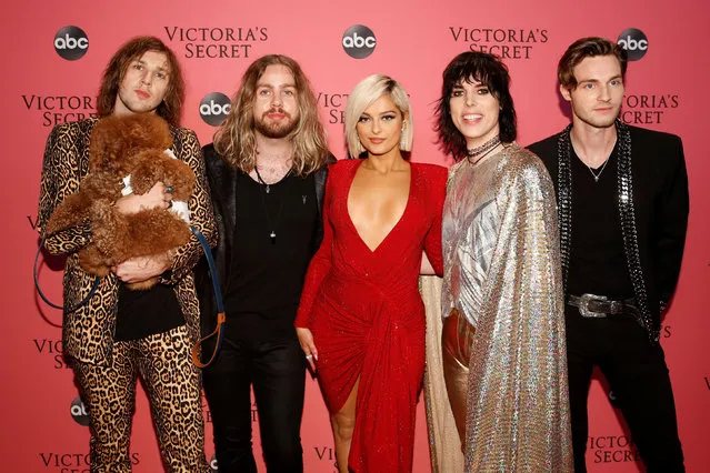 Members of The Struts and Bebe Rexha arrive on the pink carpet of the 2018 Victoria's Secret Fashion Show at Pier 94 in the Manhattan borough of New York City, U.S., November 8, 2018. (Photo by Caitlin Ochs/Reuters)