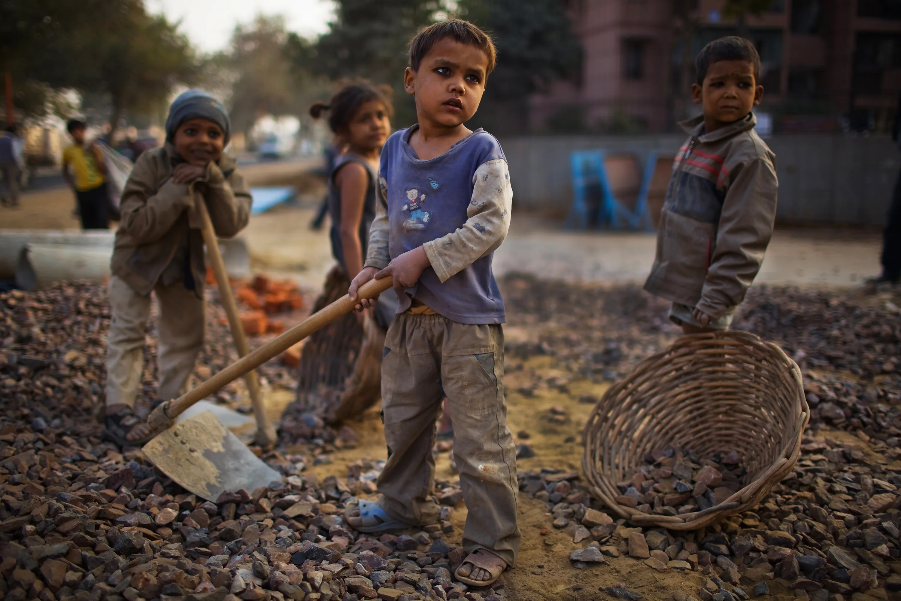 Poor quality. Детский труд. Эксплуатация детского труда. Рабский труд детей. Детский труд в Индии.