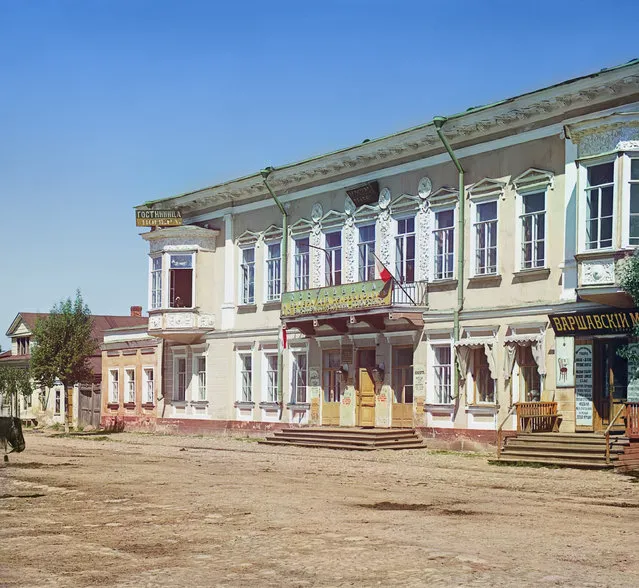 Photos by Sergey Prokudin-Gorsky. Hotel of A. G. Barskov (formerly of Fedukhin-Pozharskii). Russia, Tver province, Torzhok town, 1910