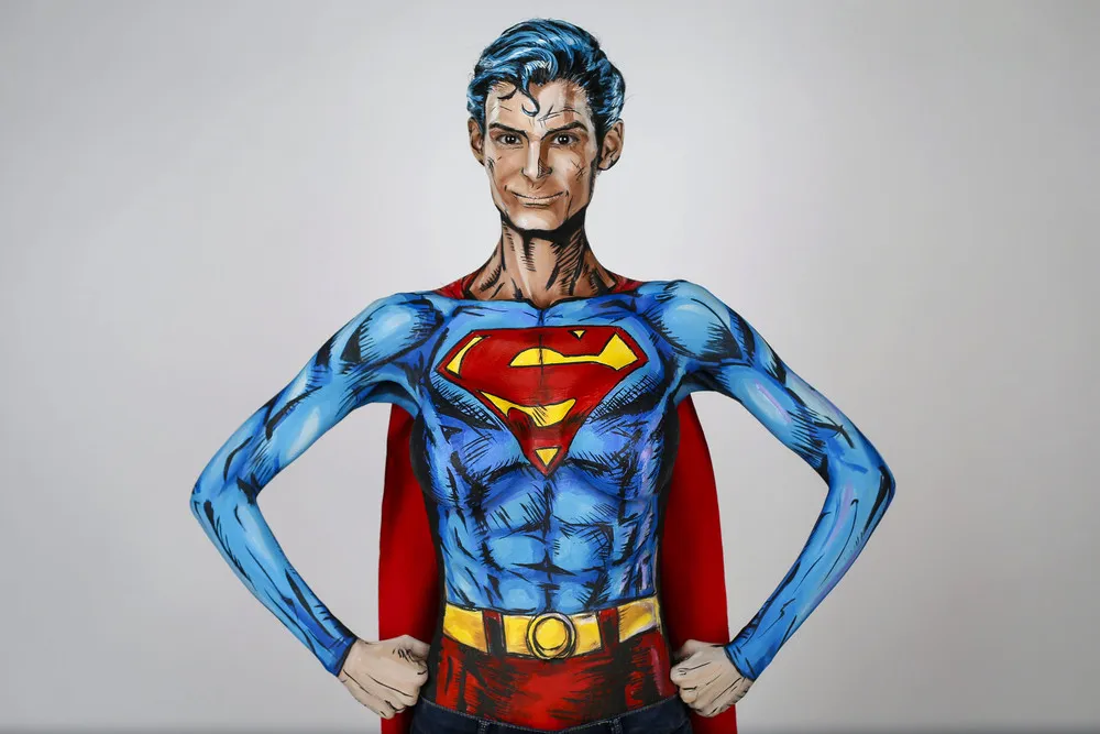 Canadian Artist Transforms into Comic Characters Online