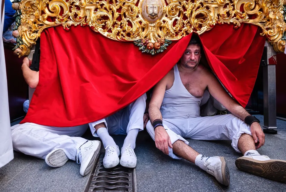 The Day in Photos – April 12, 2022