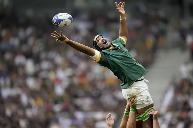 South Africa's Marvin Orie tries to grab the line out ball during the Rugby World Cup Pool B match between South Africa and Romania at the Stade de Bordeaux in Bordeaux, France, Sunday, September 17, 2023. (Photo by Christophe Ena/AP Photo)