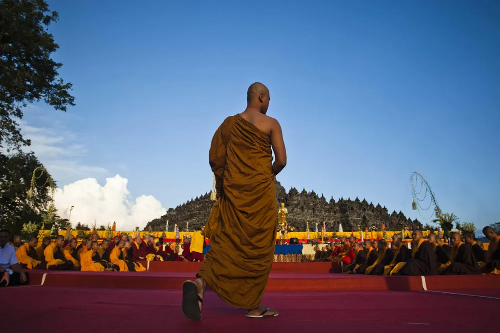 Indonesian Buddhists Celebrate the Vesak Holiday