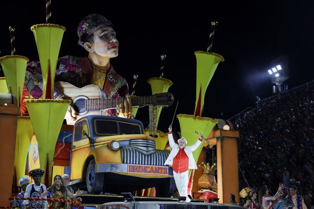 Revelers from Porto da Pedra samba school perform during the night of the Carnival parade at the Sambadrome, in Rio de Janeiro, Brazil, on February 11, 2024. (Photo by Ricardo Moraes/Reuters)