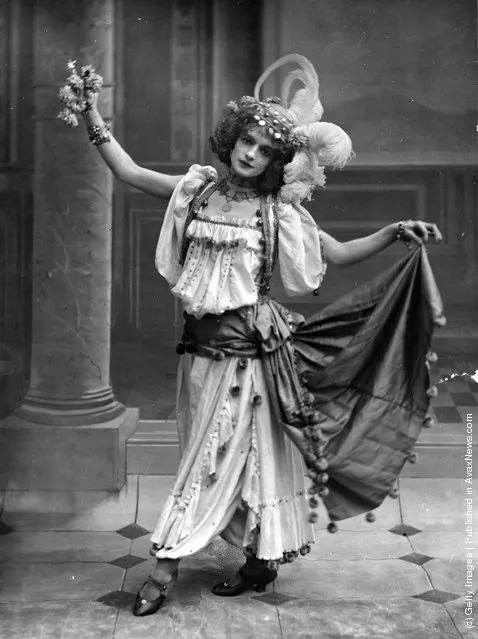 Cabaret artist Blanche Vaudon in costume