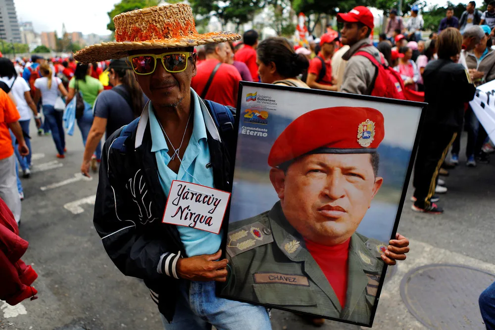 Pro-Government Venezuelans Rally