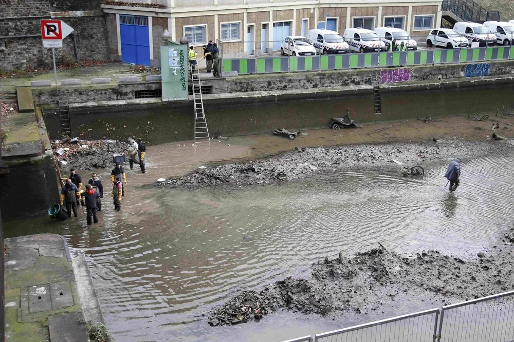 Canal Saint-Martin Reveals its Secrets