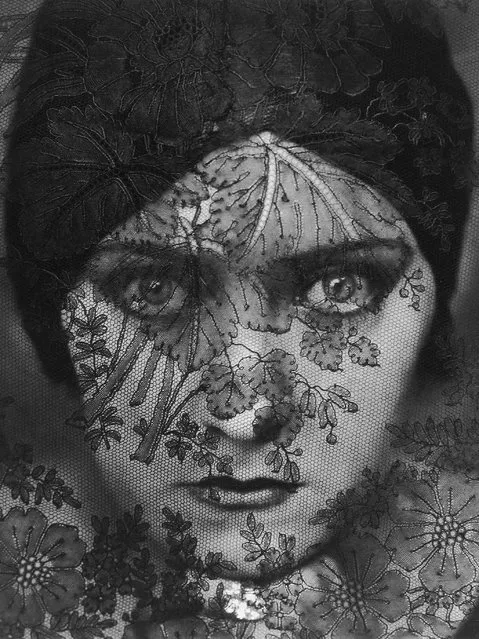 “Masterpieces of Fashion Photography”: Gloria Swanson, 1924. (Photo by Edward Steichen/Vogue Archive Collection)
