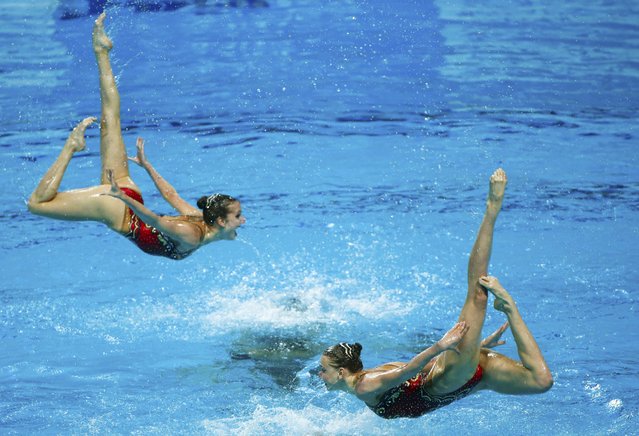 Team Russia performs during the women's synchronised swimming free routine combination final at the Aquatics World Championships in Kazan, Russia August 1, 2015. (Photo by Hannibal Hanschke/Reuters)