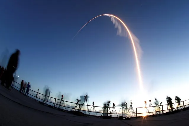 The Boeing CST-100 Starliner spacecraft, atop an ULA Atlas V rocket, lifts off on an uncrewed Orbital Flight Test to the International Space Station from launch complex 40 at the Cape Canaveral Air Force Station in Cape Canaveral, Florida December 20, 2019. (Photo by Joe Skipper/Reuters)