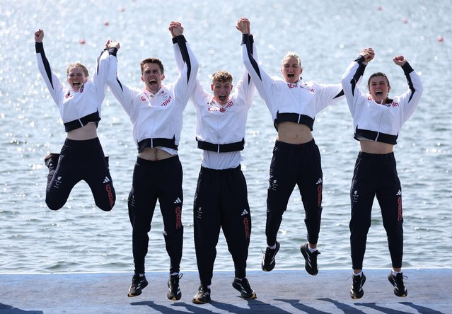 Gold medalists, Francesca Allen, Allen Giedre, Josh O'brien, Ed Fuller and Erin Kennedy of Team Great Britain pose for a photo during the PR3 Mixed Coxed Four Final A medal ceremony on day four of the Paris 2024 Summer Paralympic Games at Vaires-Sur-Marne Nautical Stadium on September 01, 2024 in Paris, France. (Photo by Naomi Baker/Getty Images)