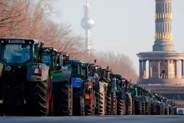 Numerous tractors of farmers from the Republic arrive on the Road of 17 June not far from the Victory Column in Berlin, Germany on January 17, 2020. With this protest action the farmers demand a rethinking of the government's agricultural policy. (Photo by Odd Andersen/AFP Photo)