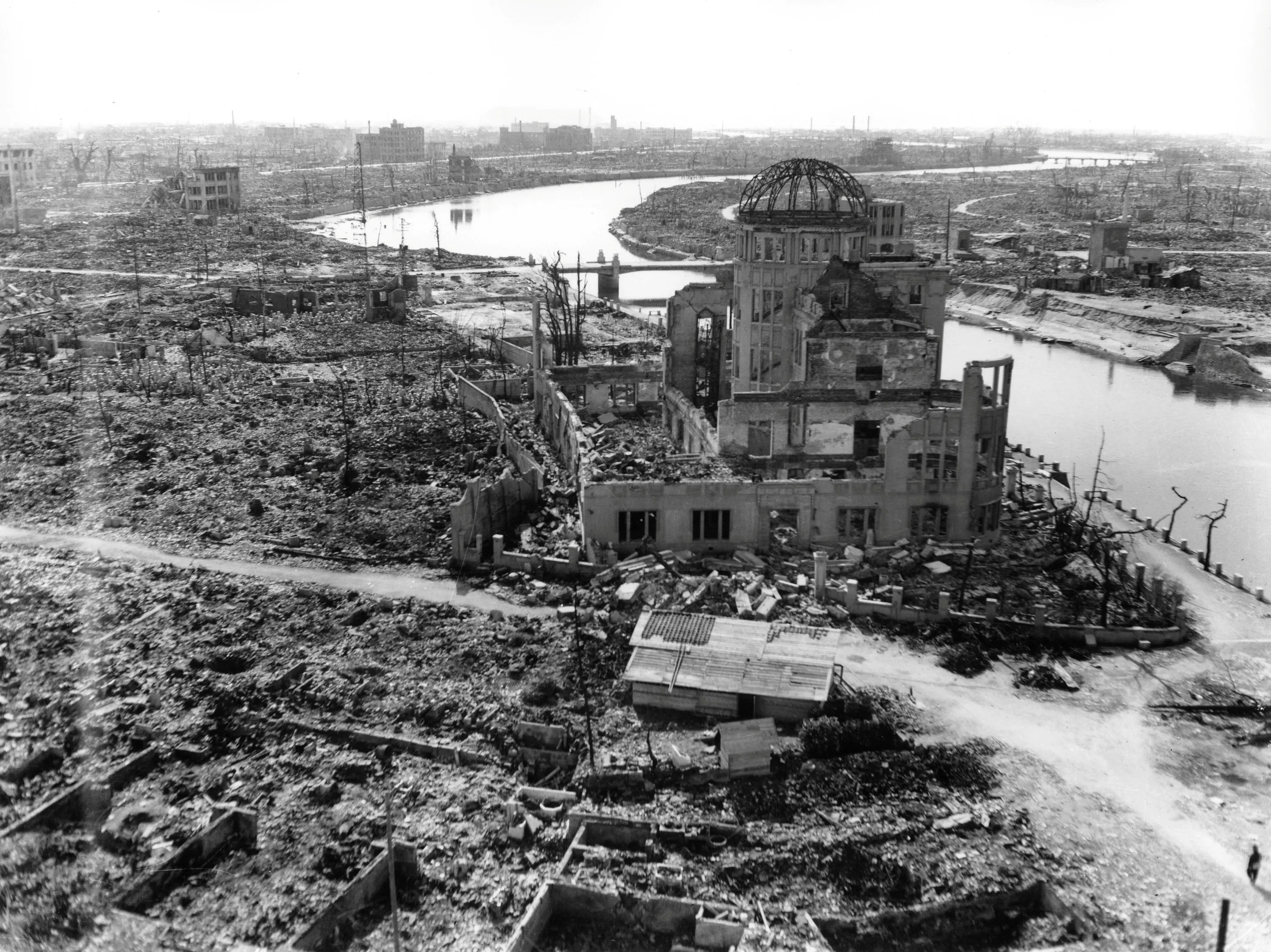 Нагасаки после ядерного взрыва. Бомбардировка Хиросимы и Нагасаки. Хиросима и Нагасаки 1945 года.