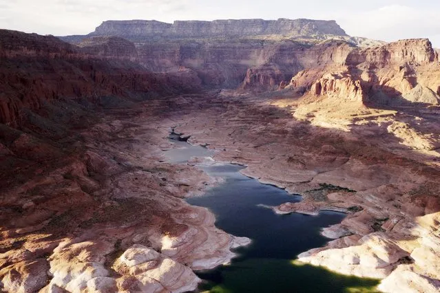 An area that would be under water if the lake was full is seen in Lake Powell near Page, Arizona, May 26, 2015. Lake Powell on the Colorado River provides water for Nevada, Arizona and California. A severe drought in recent years, combined with withdrawals that many believe are not sustainable, has reduced its levels to only about 42 percent of its capacity. (Photo by Rick Wilking/Reuters)