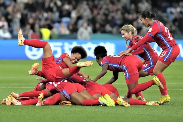 Panama's players celebrate after Marta Cox scored their side's first goal during the Women's World Cup Group F soccer match between France and Panama at the Sydney Football Stadium in Sydney, Australia, Wednesday, August 2, 2023. (Photo by Mark Baker/AP Photo)
