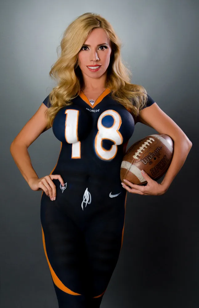 Natasha Kizmet's Body Painting Tribute to Peyton Manning 