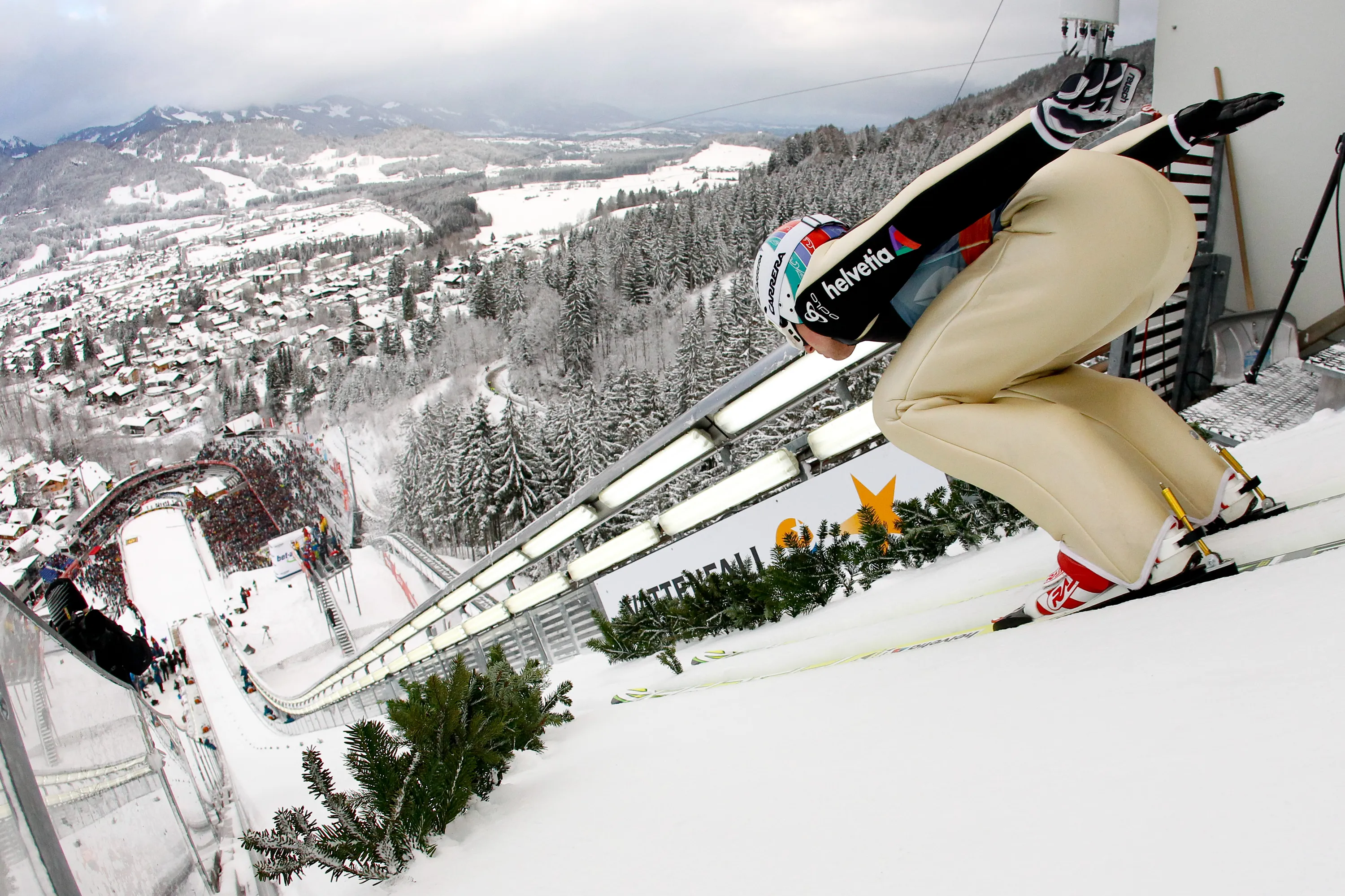 Первый прыжок с трамплина на лыжах. Симон Амман прыжки с трамплина. Уистлер-Блэккомб трамплин. Прыжки на лыжах с трамплина трамплин. Олимпийские трамплины в Инсбруке.