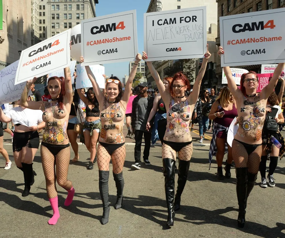 The Day in Photos – October 3, 2017