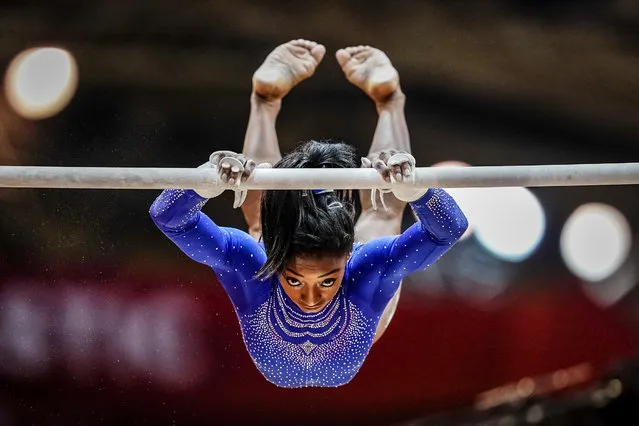 Simone Biles of USA competes in the Women's Uneven Bars Qualification during day three of the 2018 FIG Artistic Gymnastics Championships at Aspire Dome on October 27, 2018 in Doha, Qatar. (Photo by Ulrik Pedersen/Cal Sport Media/SIPA/PA Images)