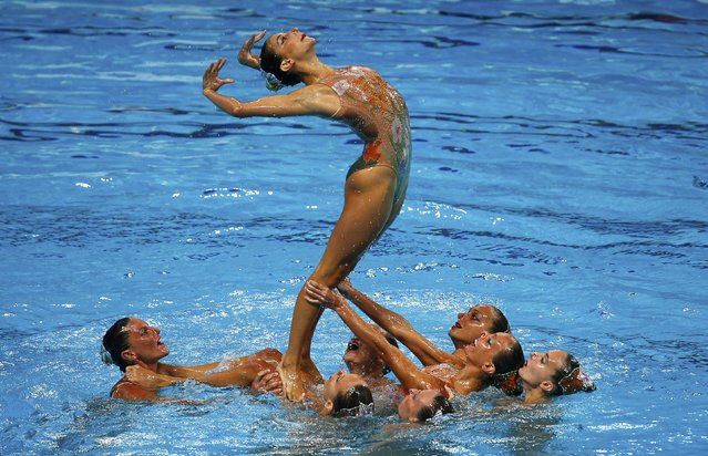 Team Italy performs in the synchronised swimming team free final at the Aquatics World Championships in Kazan, Russia July 31, 2015. (Photo by Michael Dalder/Reuters)