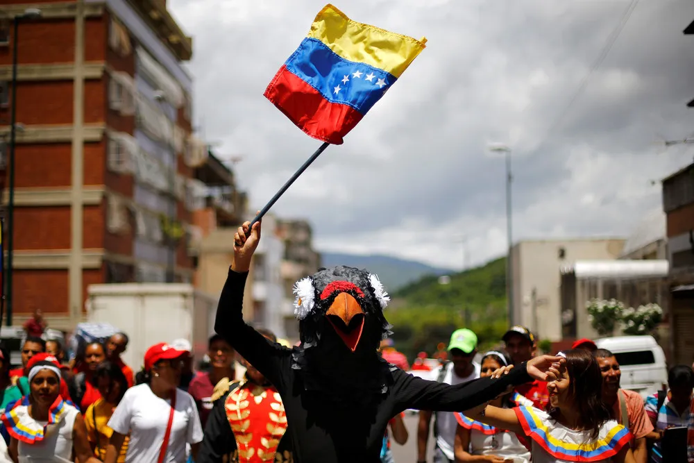 Pro-Government Venezuelans Rally