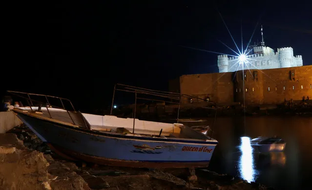 A boat is moored in front of the Citadel of Qaitbay on the Mediterranean sea, Alexandria, Egypt June 5, 2017. (Photo by Amr Abdallah Dalsh/Reuters)