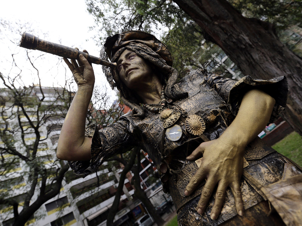 Human Living Statues Contest in Buenos Aires