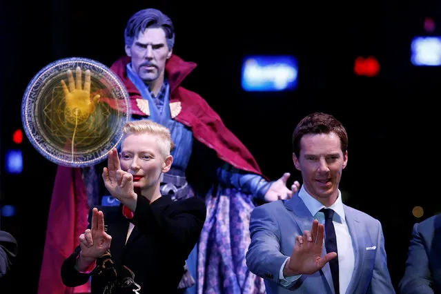 British actors Tilda Swinton and Benedict Cumberbatch pose during a promotion of film “Doctor Strange” in Hong Kong, China October 13, 2016. (Photo by Bobby Yip/Reuters)