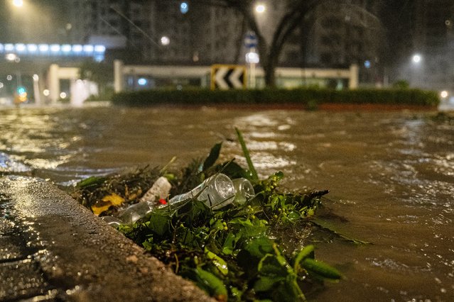 Floodwaters inundate Heng Fa Chuen as Super Typhoon Ragasa nears Hong Kong on September 24, 2025. Hong Kong's weather service issued the highest level of typhoon warning in the early hours, as Super Typhoon Ragasa brought powerful winds and lashing rain to the southern Chinese coast. (Photo by Leung Man Hei/AFP Photo)