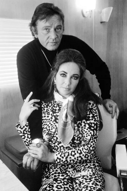 Richard Burton & Liz Taylor. (Photo by Terry O'Neill)