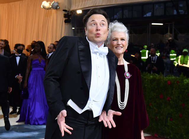 CEO, and chief engineer at SpaceX, Elon Musk and his mother, supermodel Maye Musk, arrive for the 2022 Met Gala at the Metropolitan Museum of Art on May 2, 2022, in New York. (Photo by Angela  Weiss/AFP Photo)