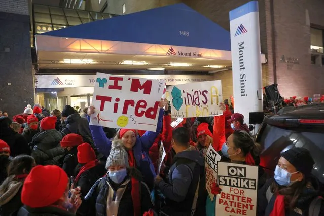 NYSNA nurses walk off the job, to go on strike at Mount Sinai Hospital in New York City, U.S. January 9, 2023. (Photo by Andrew Kelly/Reuters)