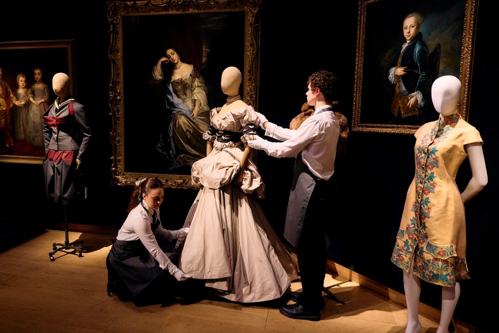 Humans and Mannequins